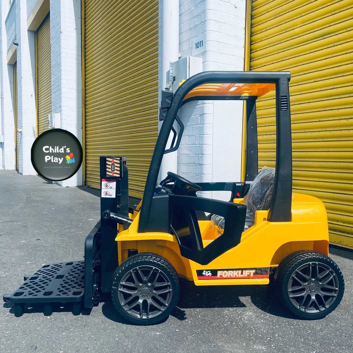 Kids Large 12v Electric Ride-On Fork Lift Truck with Upgraded Spec