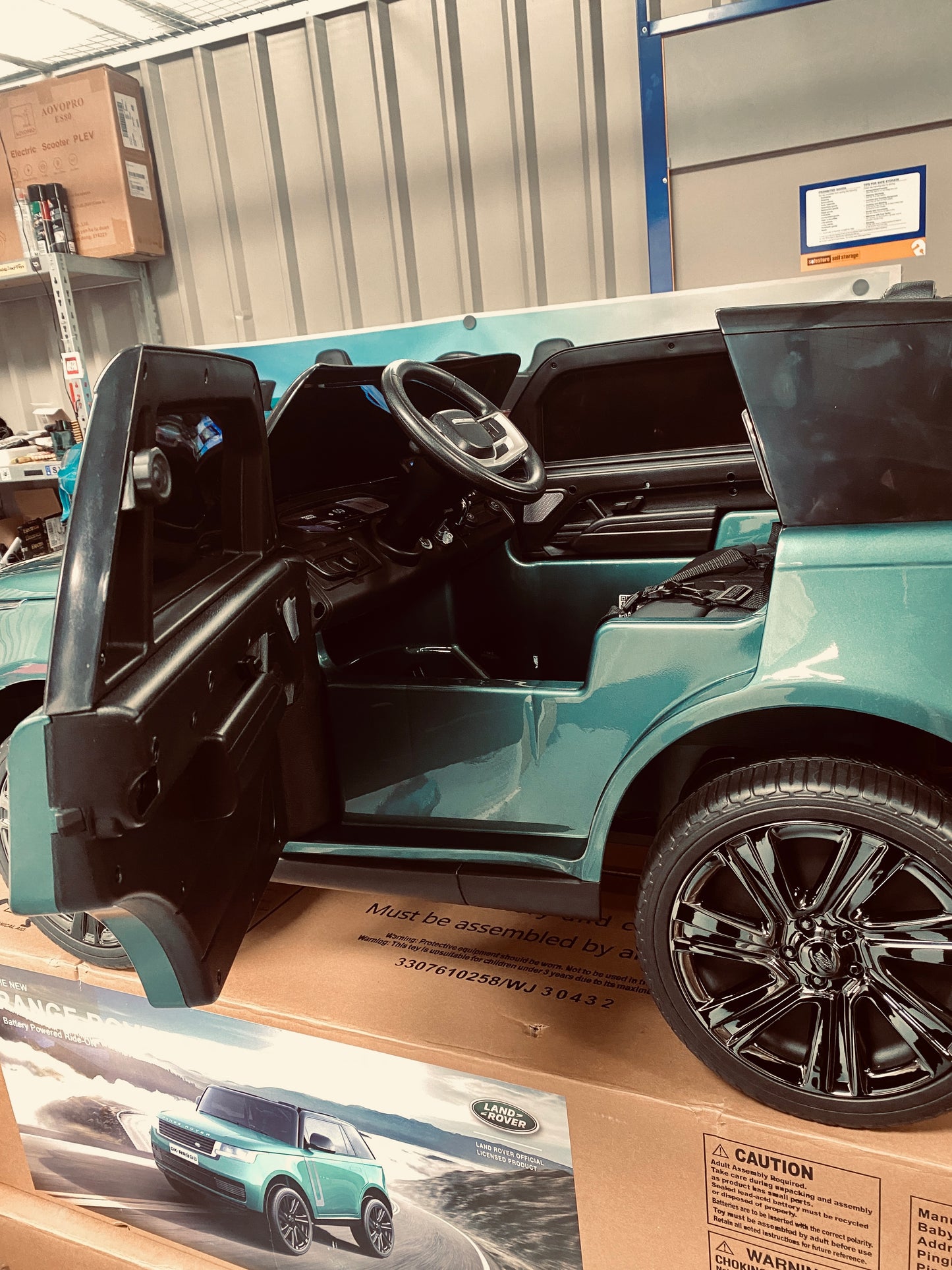 Range Rover 2023 NEW SHAPE Two Seater 24V Kids Ride on Car with Parent Remote MP4 touchscreen - Metallic Green