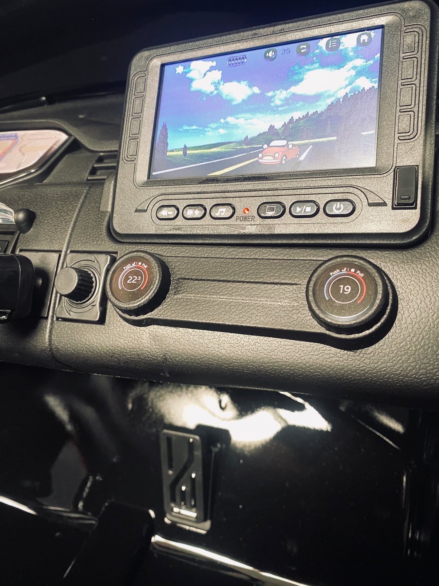 Range Rover Vogue 24v 2023 Model with MP4 touchscreen- BLACK METALLIC