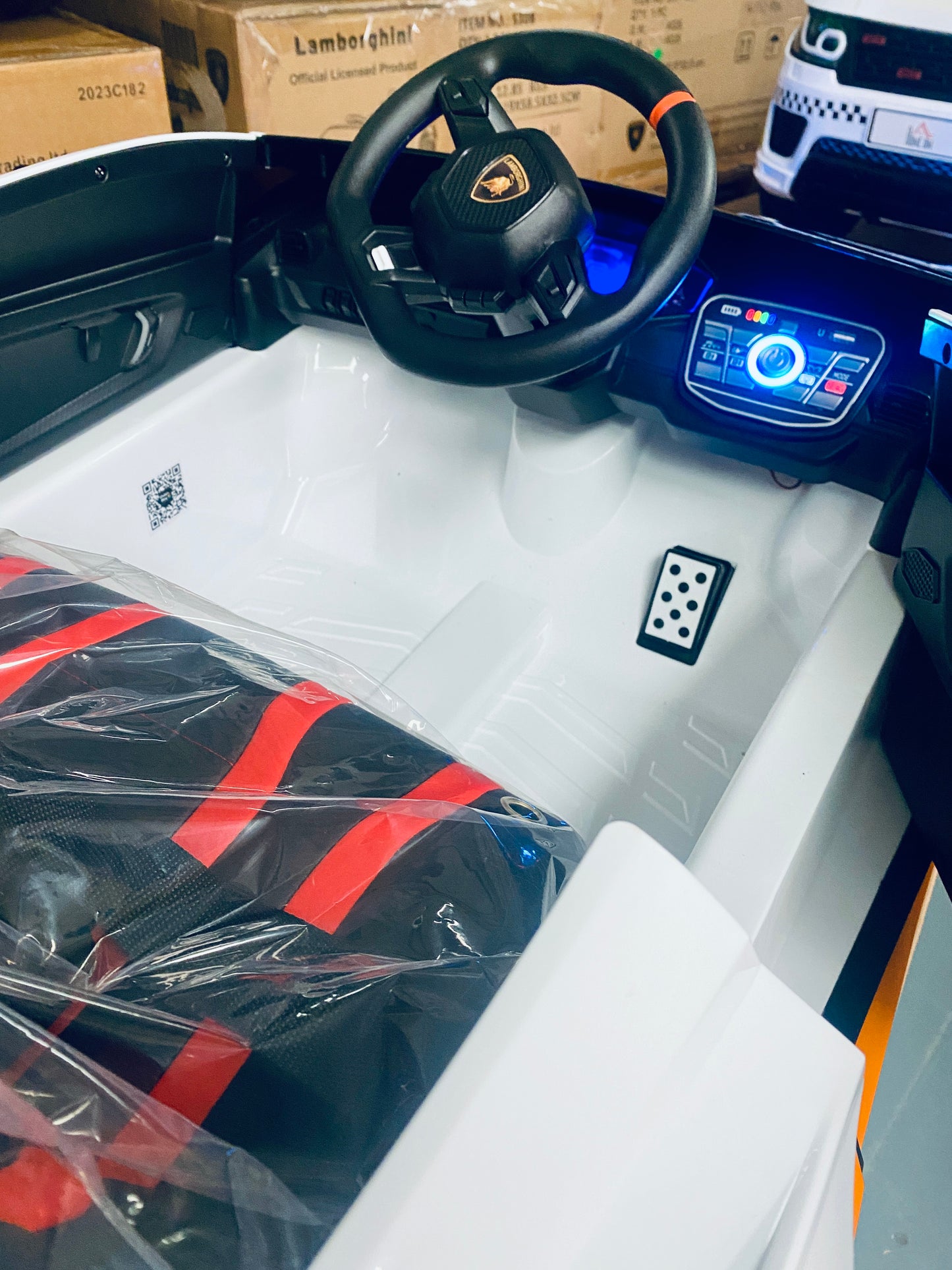 Licensed Lamborghini Huracan STO 24v DRIFT MODE Kids Electric Ride on Car WHITE